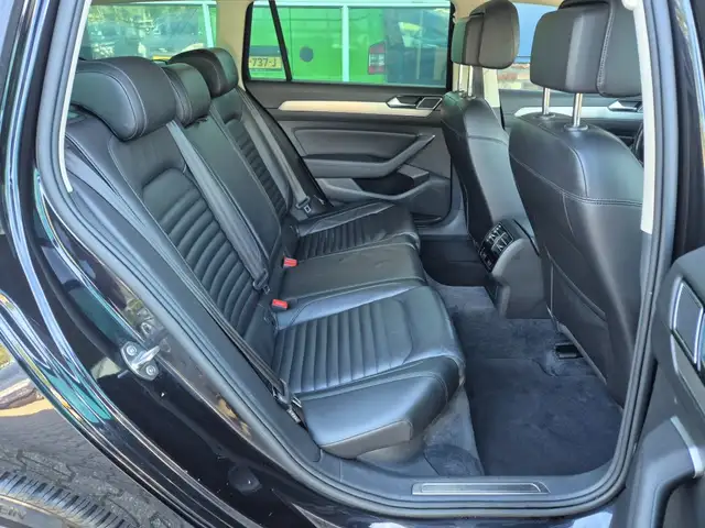 Volkswagen Passat view 15