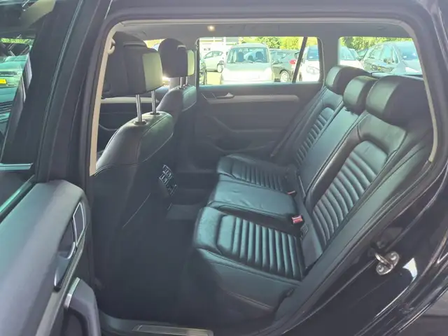 Volkswagen Passat view 12