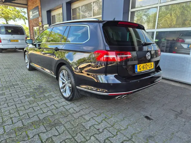 Volkswagen Passat view 5