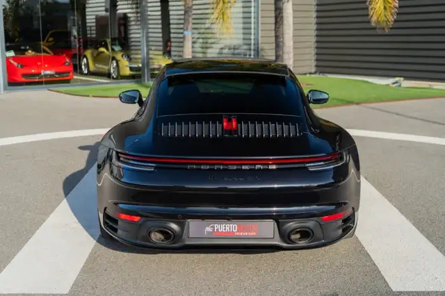 Porsche 911 view 5