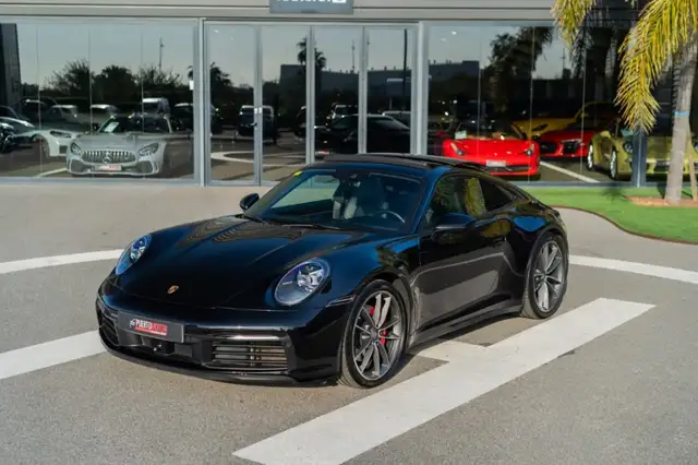 Porsche 911 view 3