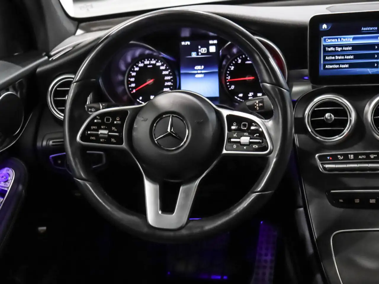Mercedes-Benz GLC снимка Mercedes-Benz GLC