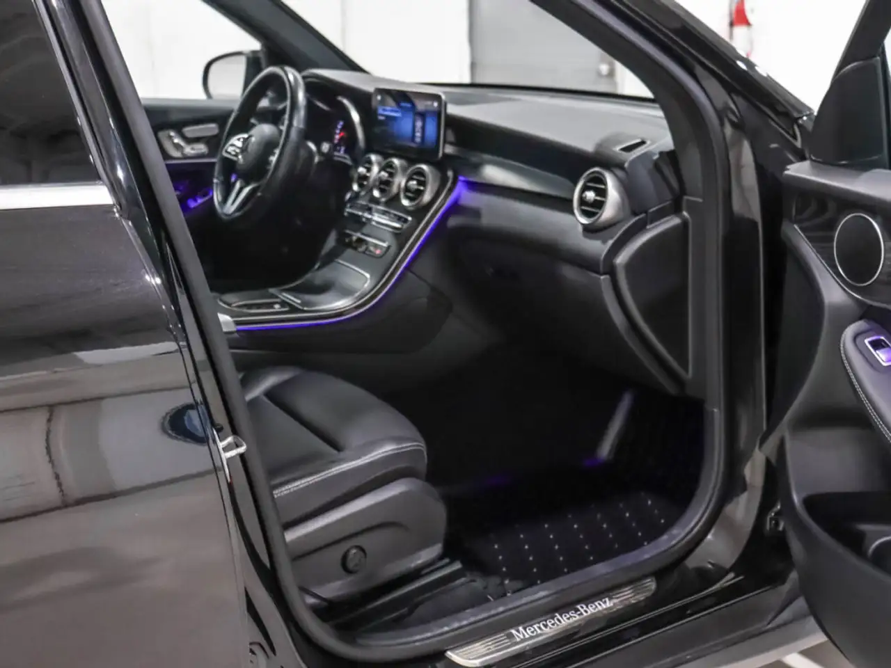 Mercedes-Benz GLC снимка Mercedes-Benz GLC