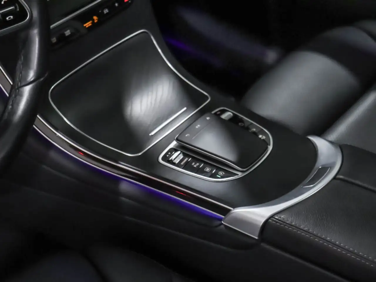 Mercedes-Benz GLC снимка Mercedes-Benz GLC