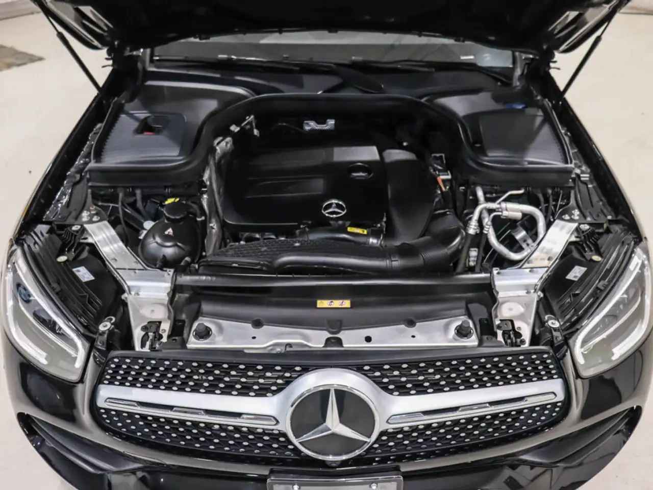 Mercedes-Benz GLC снимка Mercedes-Benz GLC