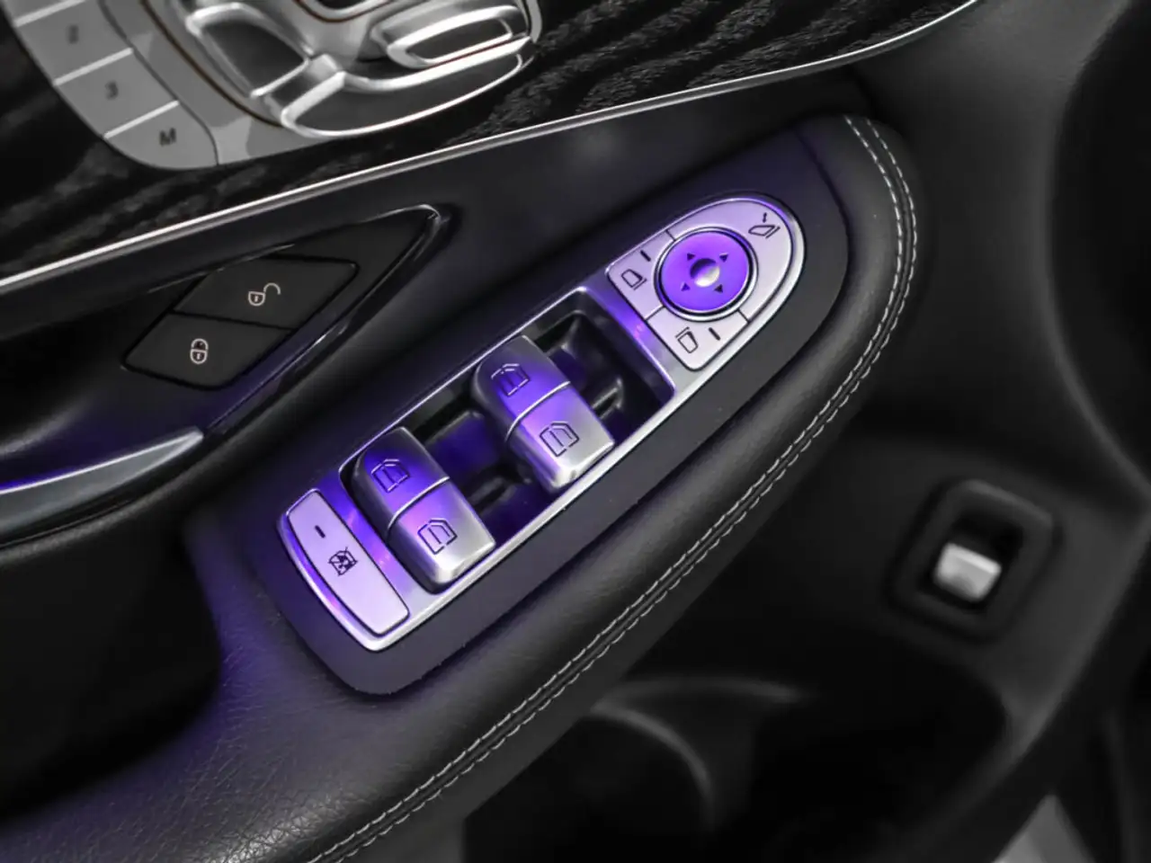 Mercedes-Benz GLC снимка Mercedes-Benz GLC