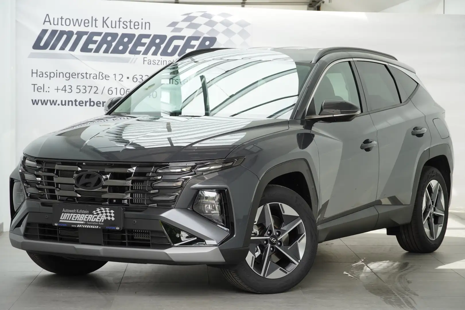 Hyundai TUCSON NX4 GO 1,6 T-GDi 4WD 48V DCT Grau - 2