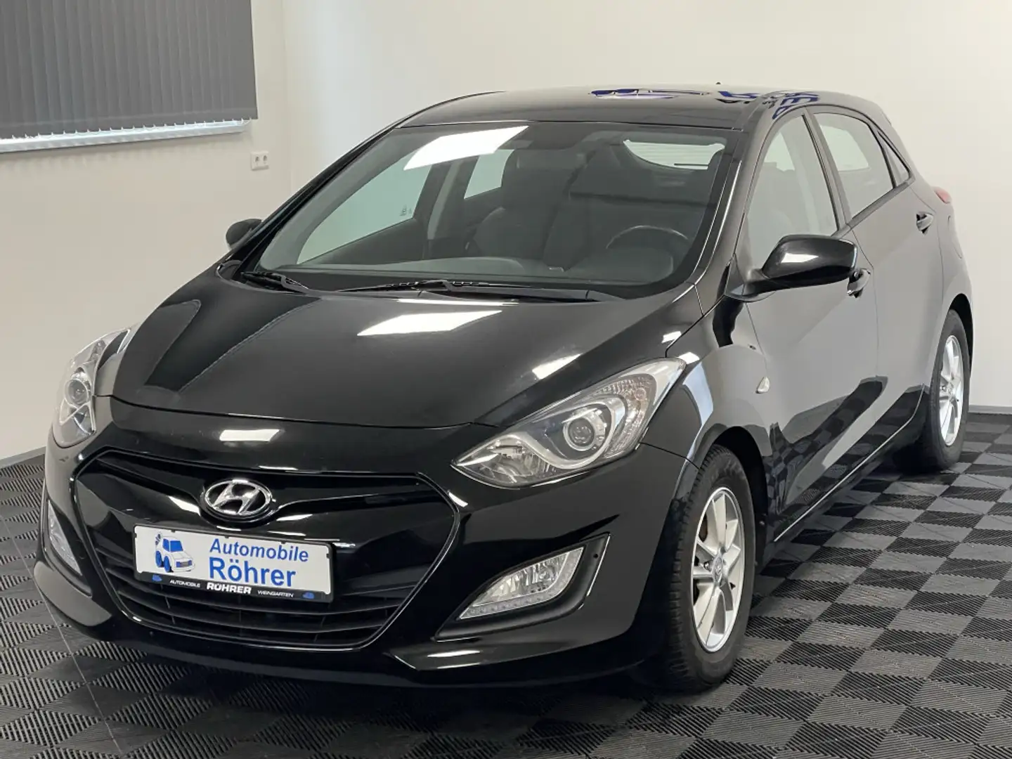 Hyundai i30 1.6 GDI Klimaanlage Чорний - 2