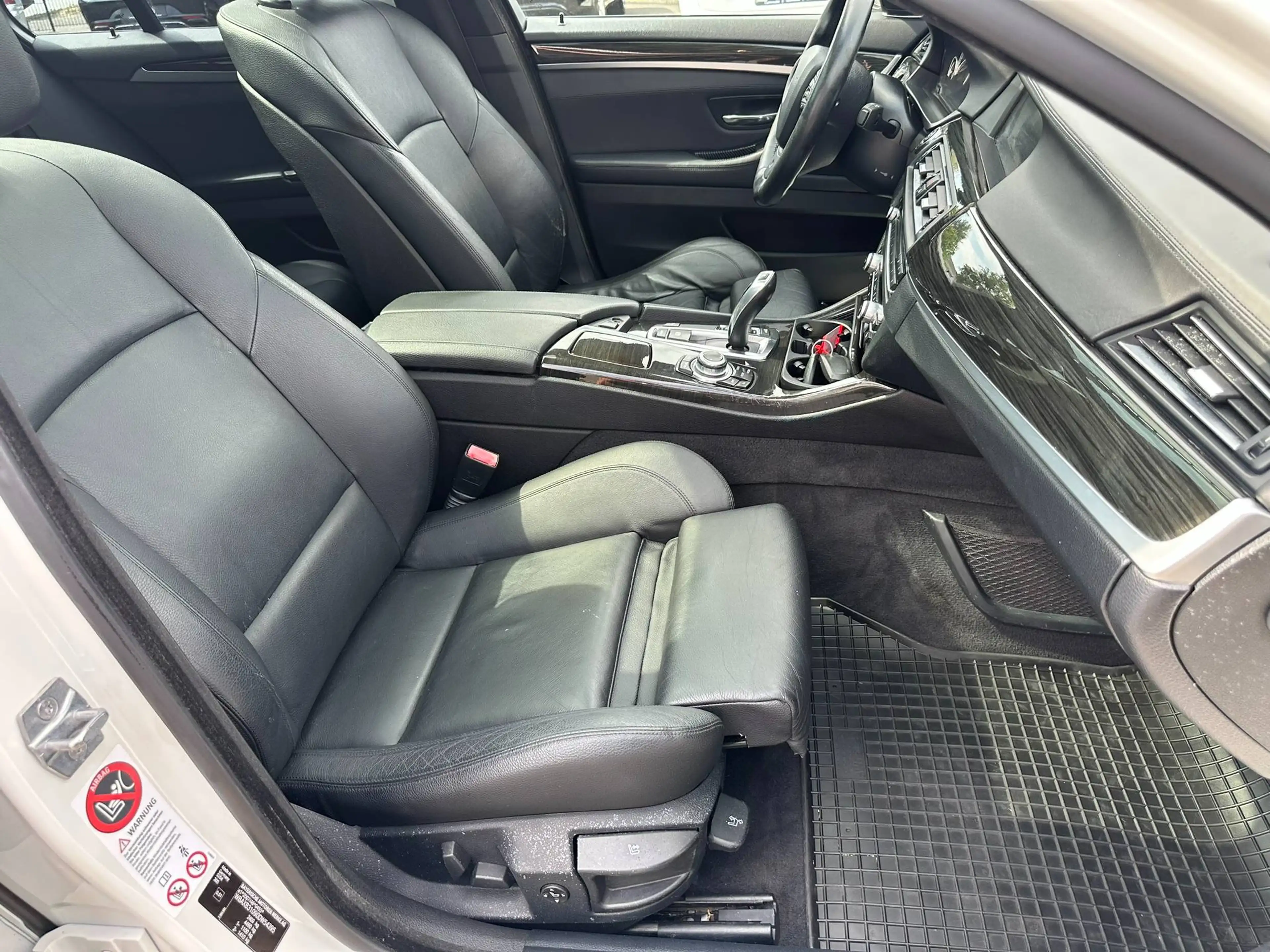 BMW 525 525 d Sport-Paket M / M-Technic *AUTOMATIK*PANORAMA*LEDER* — photo 11