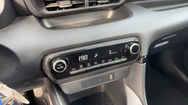 Toyota Yaris view 12