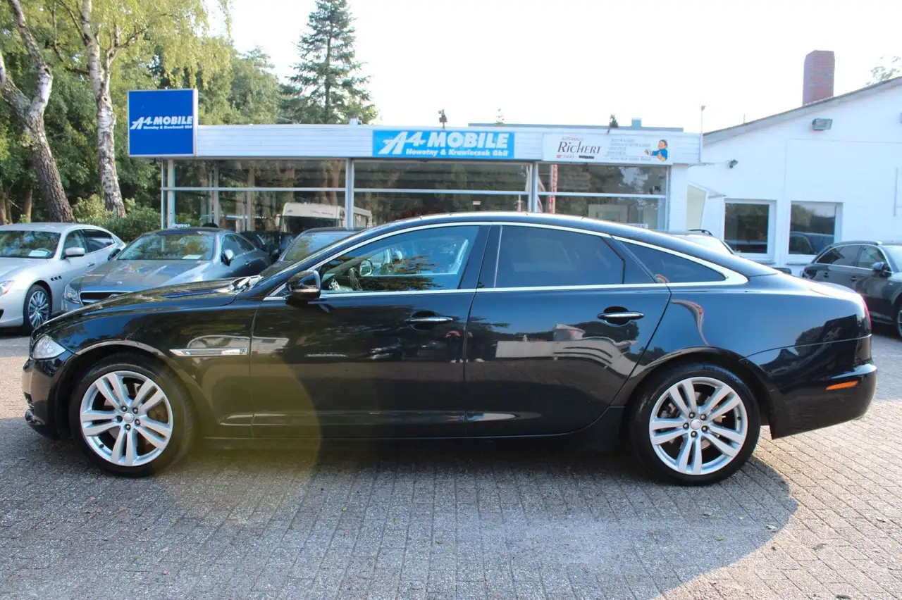 Jaguar XJ