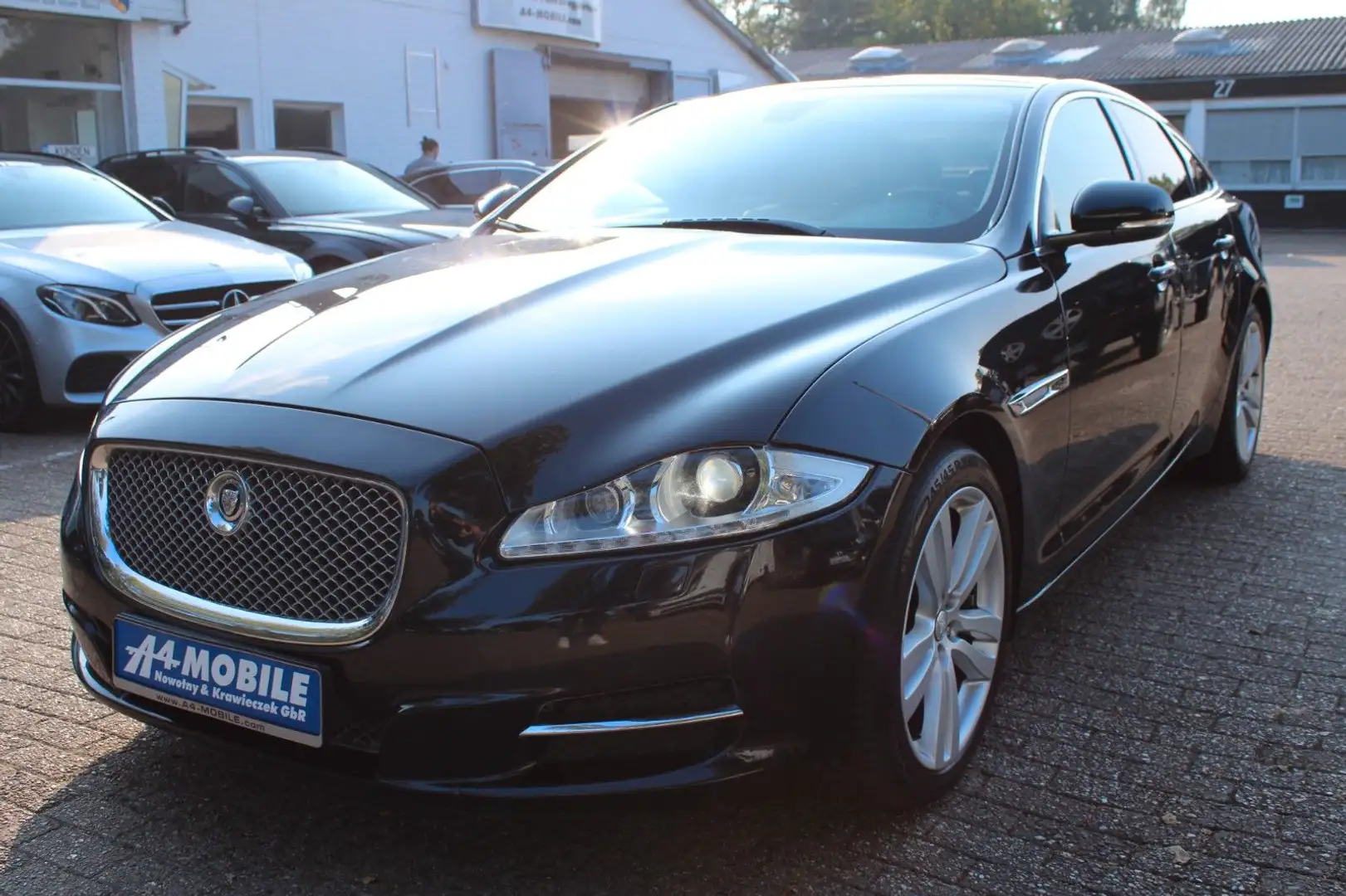 Jaguar XJ Portfolio Navi Leder SSD SHZ Memory Schwarz - 1