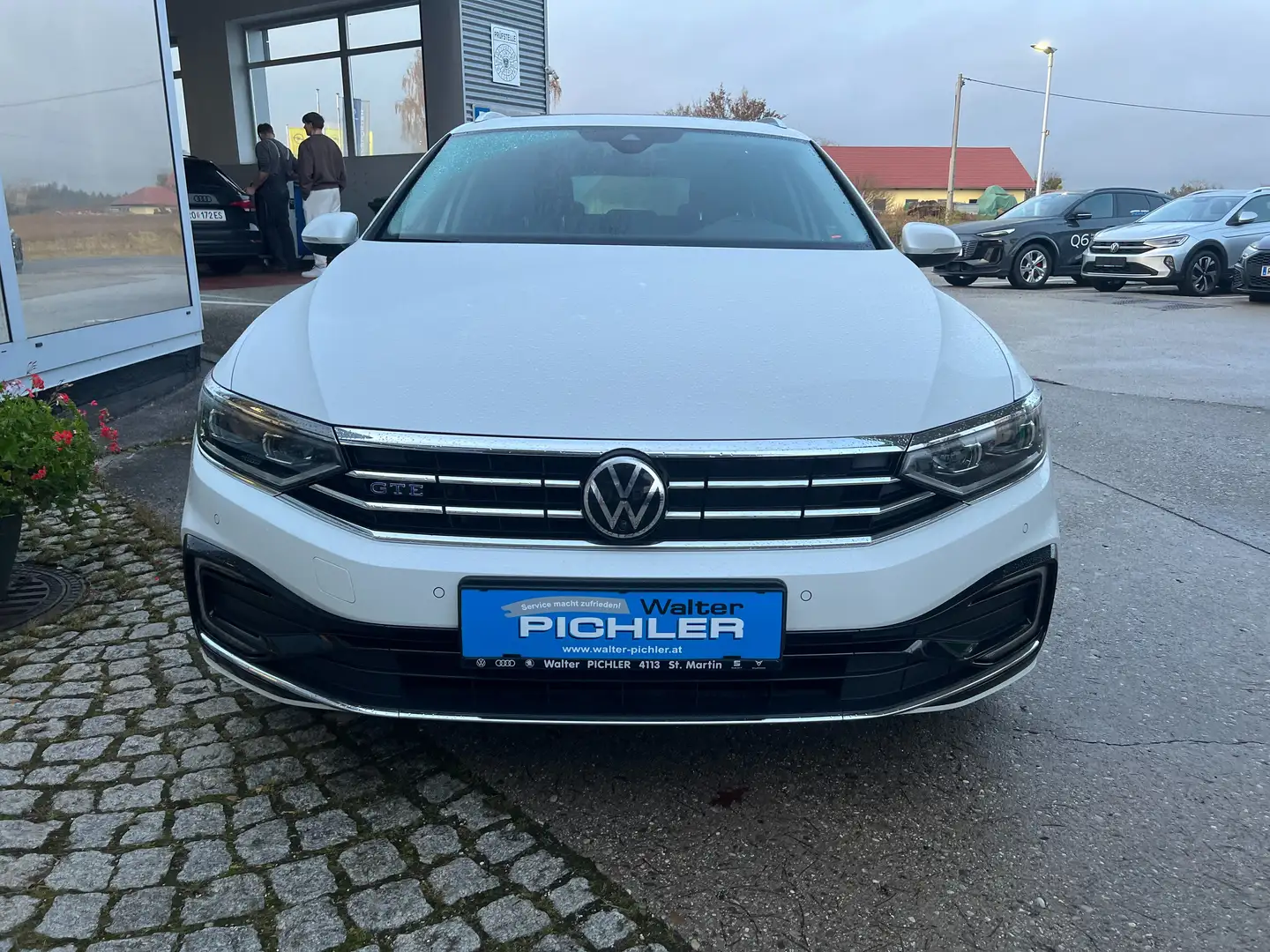 Volkswagen Passat Variant GTE Weiß - 2