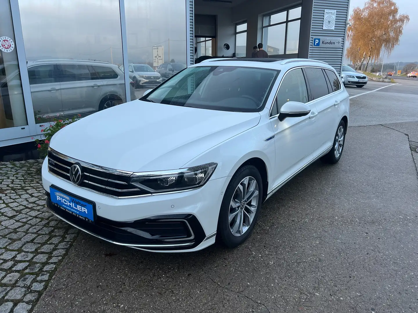 Volkswagen Passat Variant GTE Weiß - 1