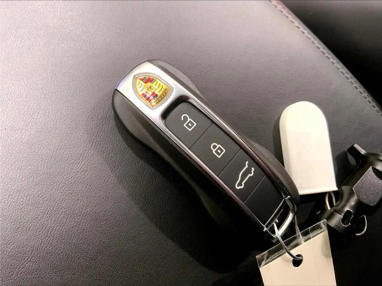 Porsche Cayenne снимка Porsche Cayenne