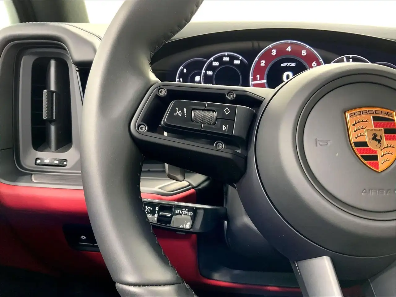 Porsche Cayenne снимка Porsche Cayenne
