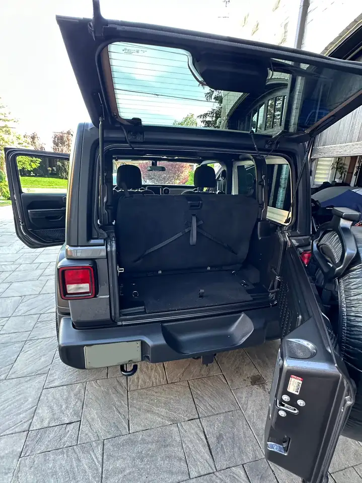Jeep Wrangler снимка Jeep Wrangler