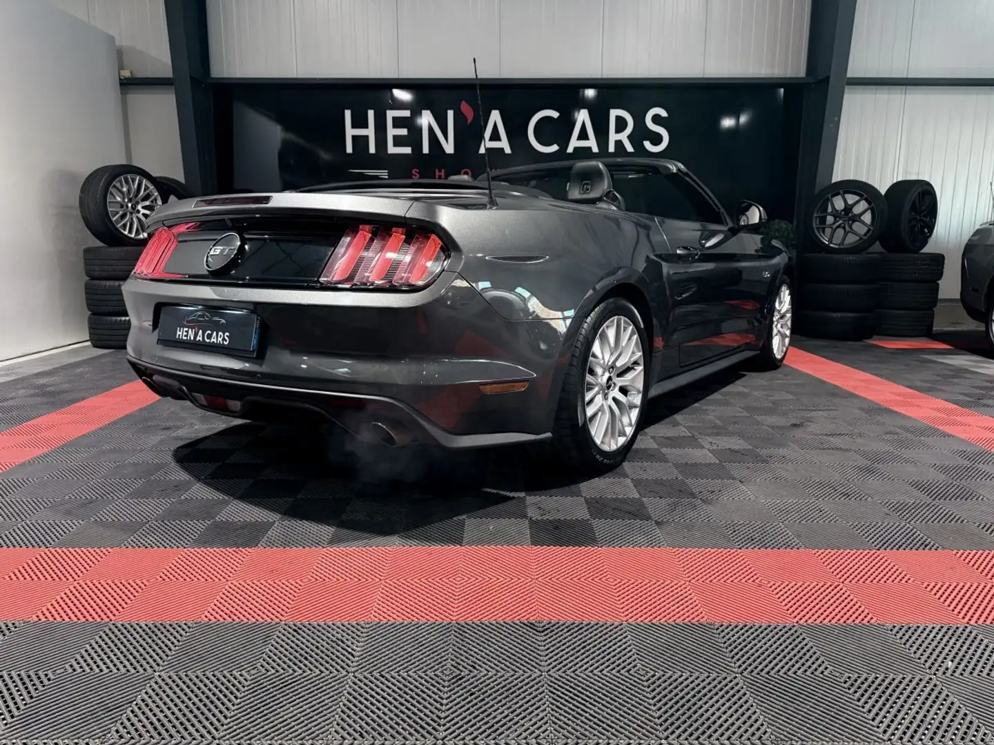 Ford Mustang (6) Convertible V8 BVA6 GT Grijs - 2