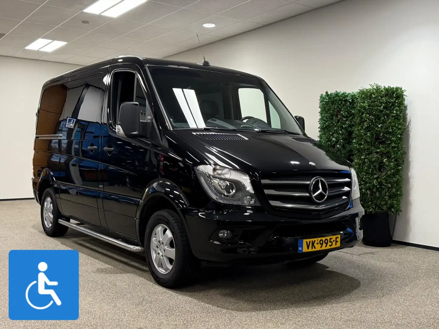 Mercedes-Benz Sprinter L1H1 Rolstoelbus 2x zijschuifdeur Zwart - 1
