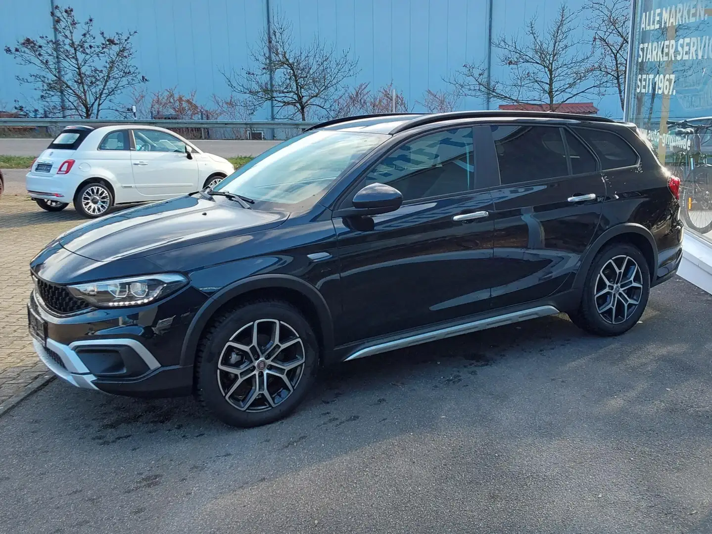 Fiat Tipo Tipo Cross Kombi Hybrid 1.5 GSE Automatik Schwarz - 2