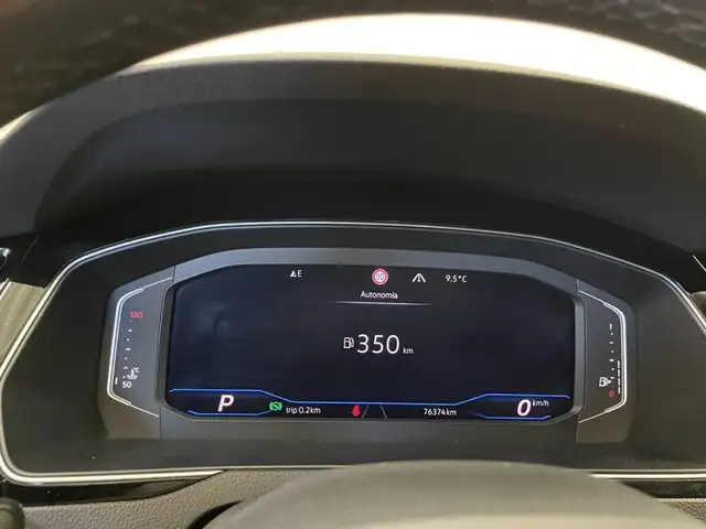 Volkswagen Passat Alltrack view 23