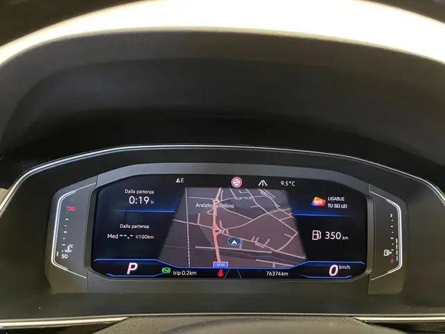 Volkswagen Passat Alltrack view 26
