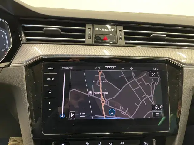 Volkswagen Passat Alltrack view 11