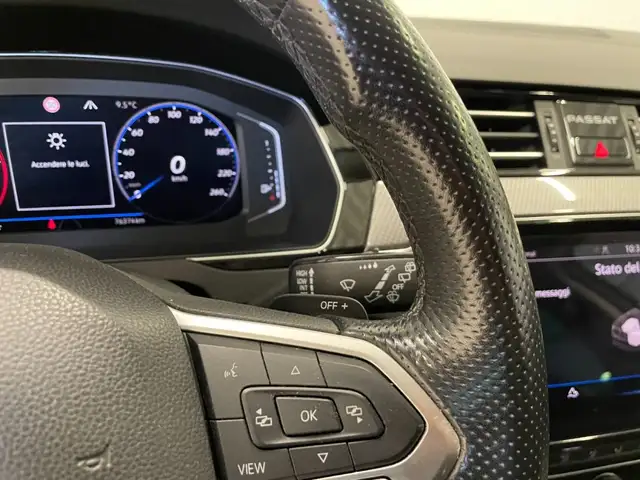 Volkswagen Passat Alltrack view 19