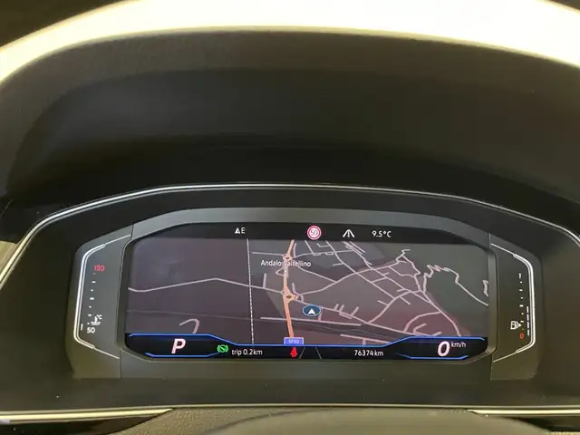 Volkswagen Passat Alltrack view 14