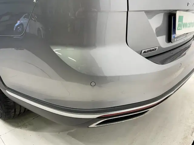 Volkswagen Passat Alltrack view 28