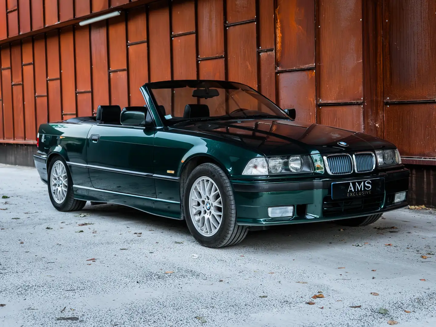 BMW 328 328i Cabriolet · 37 100 km · Individual Grün - 2