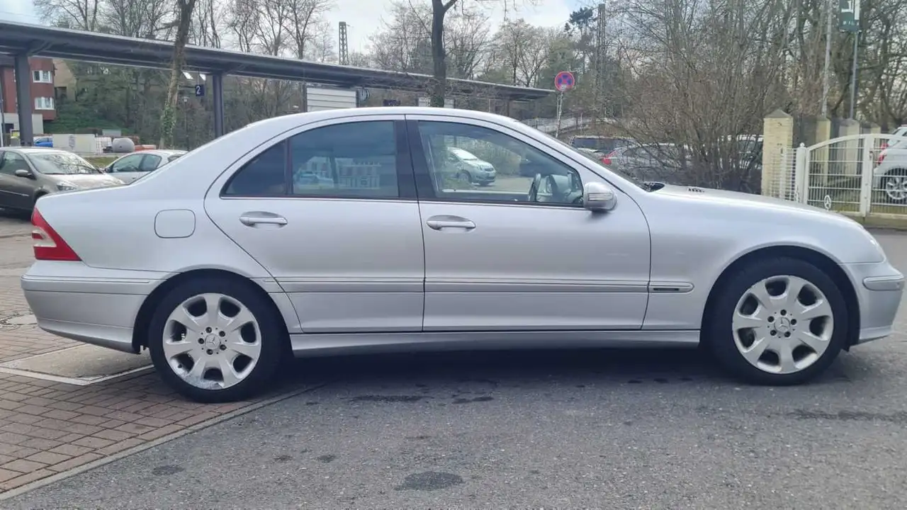 Mercedes-Benz C 320