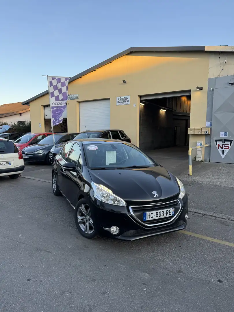 Peugeot 208 1.6 e-HDi 92ch BVM5 Féline - 1