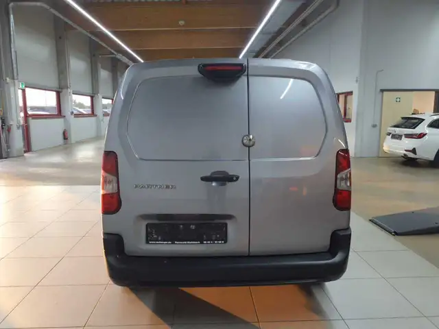 Peugeot Partner view 5