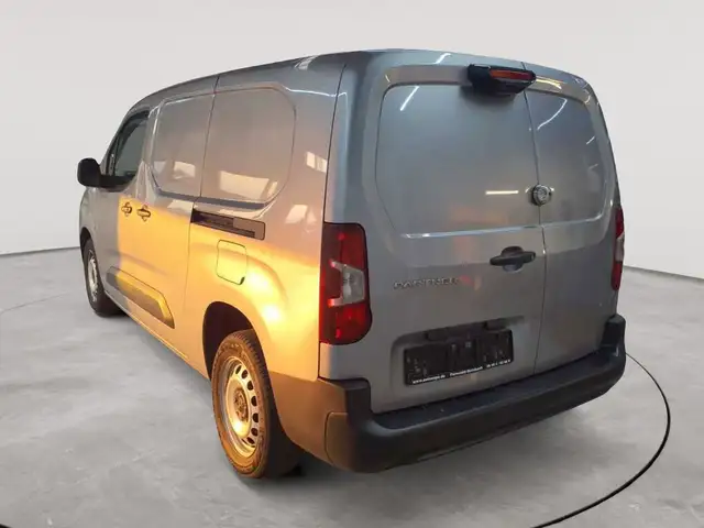 Peugeot Partner view 2