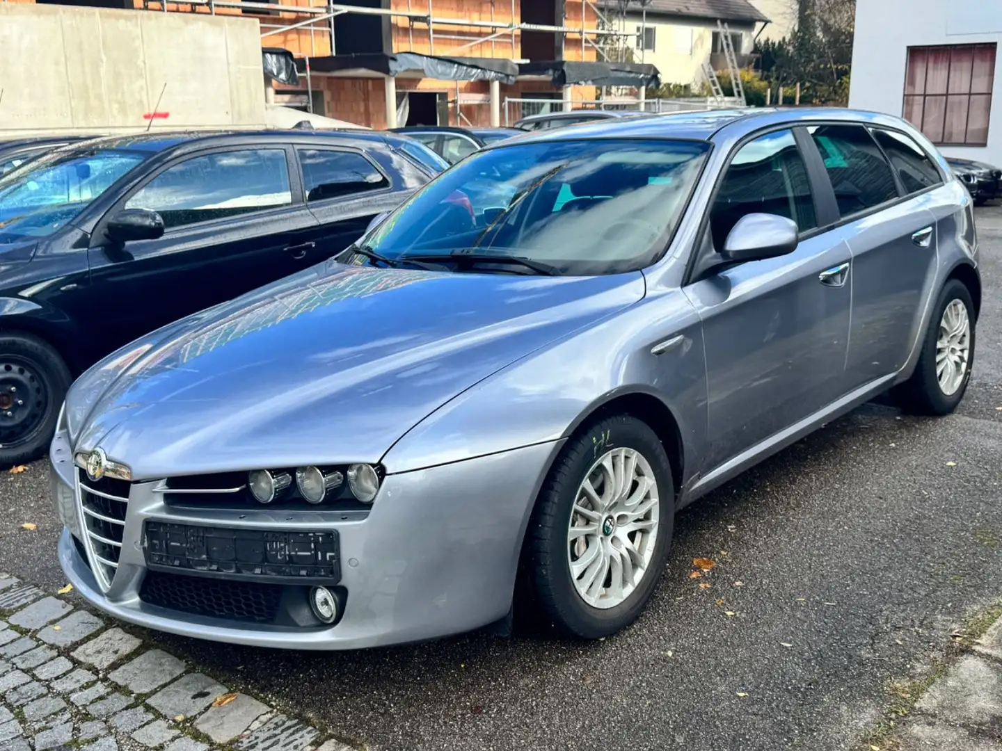 Alfa Romeo 159 Sportwagon 1.9 JTDM 16V Elegante TÜV 10/26 Grau - 1