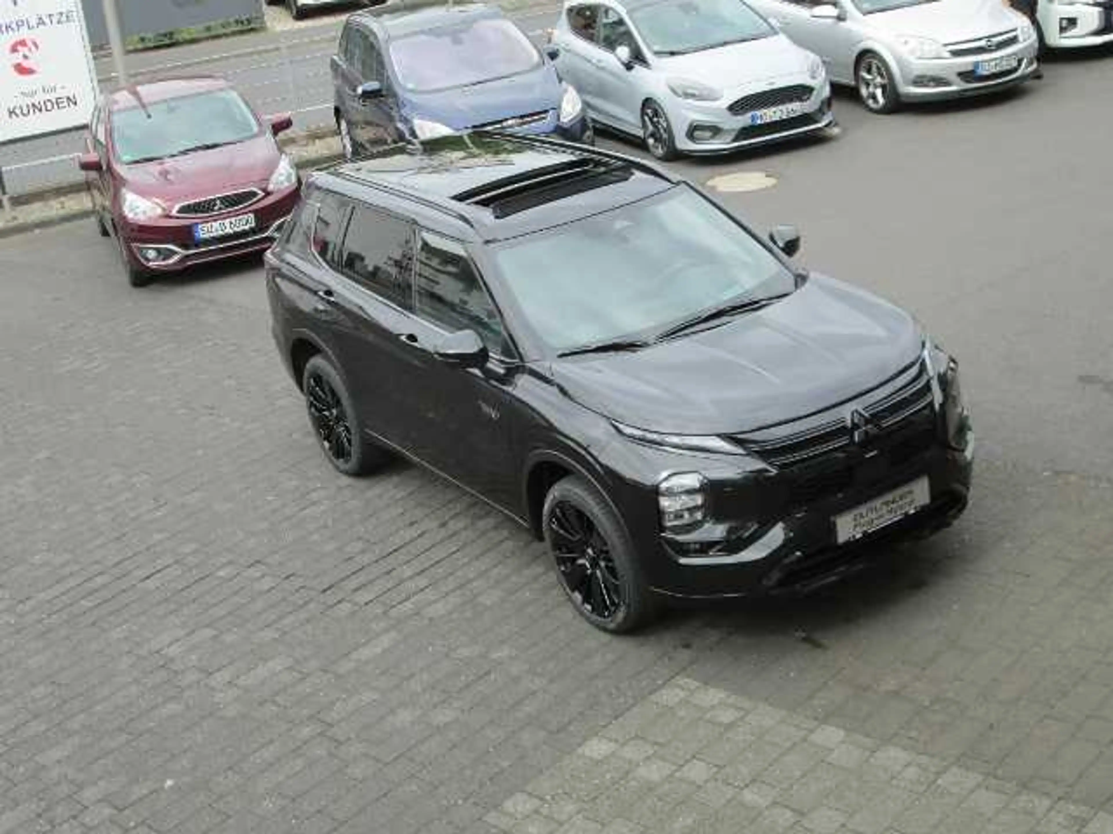 Mitsubishi Outlander 2.4L PHEV Black