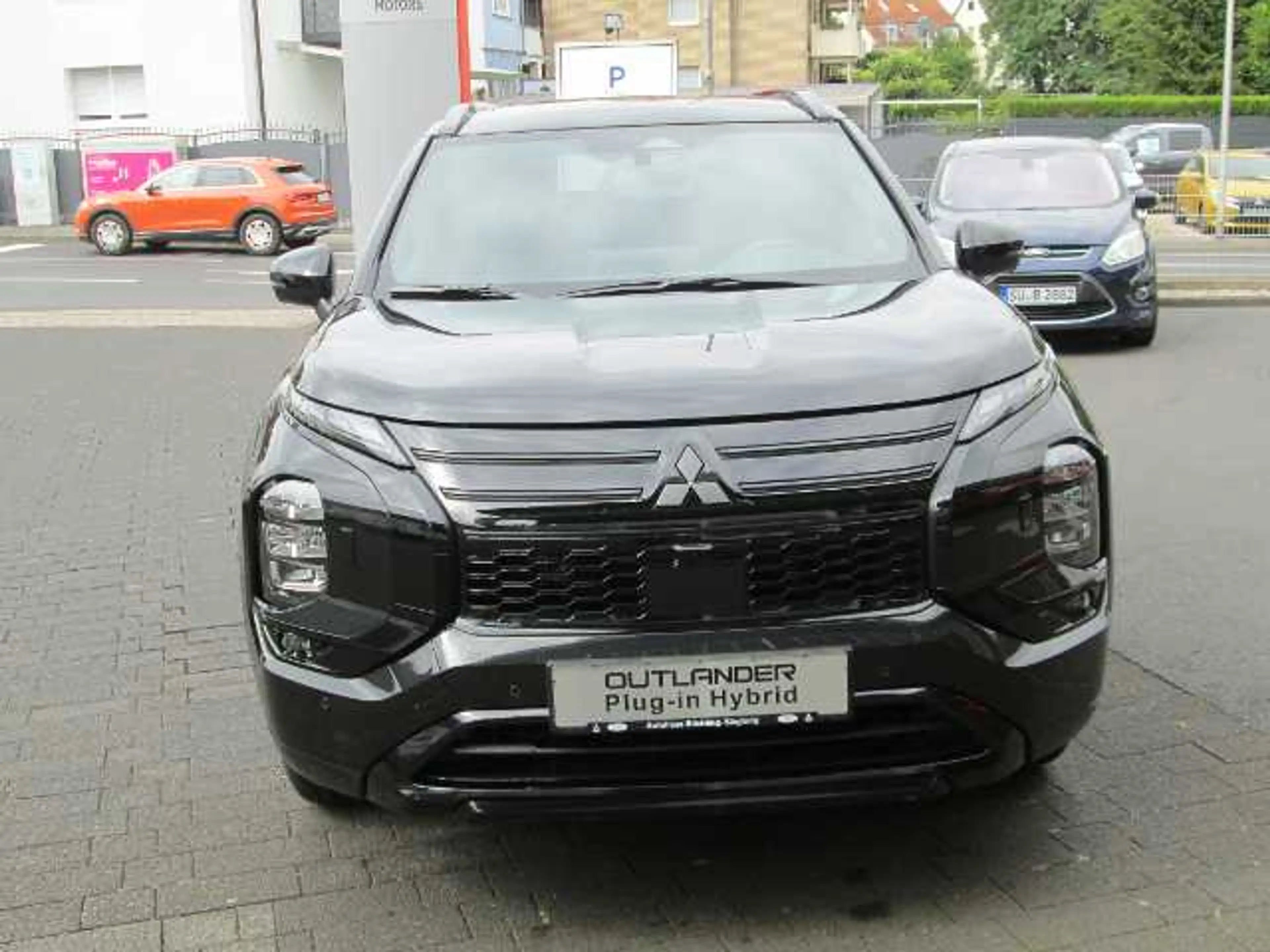 Mitsubishi Outlander 2.4L PHEV Black — photo 5