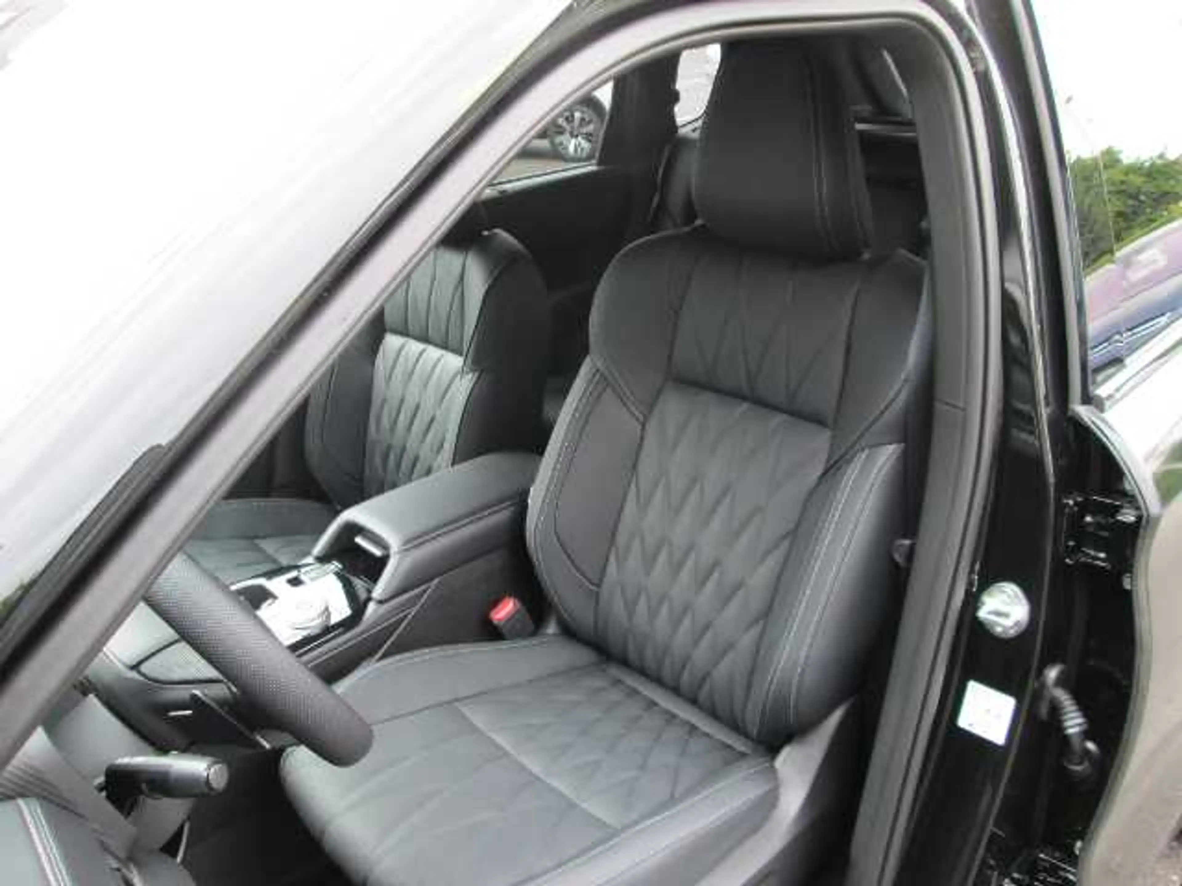 Mitsubishi Outlander 2.4L PHEV Black — photo 14