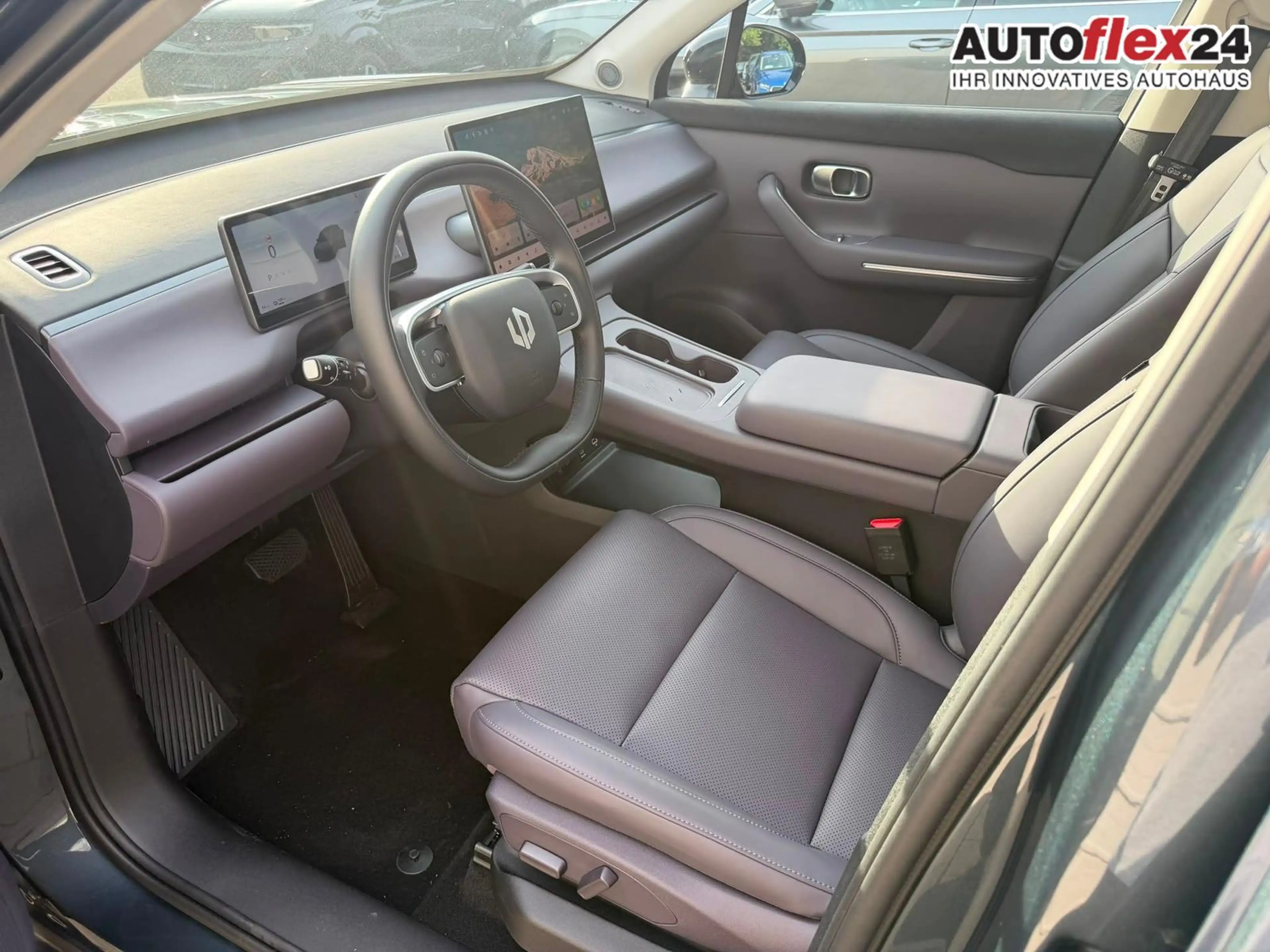 Leapmotor C10 Style BEV  69,9 kWh Pano*Navi*SoundSys*360°*ACC... — photo 4