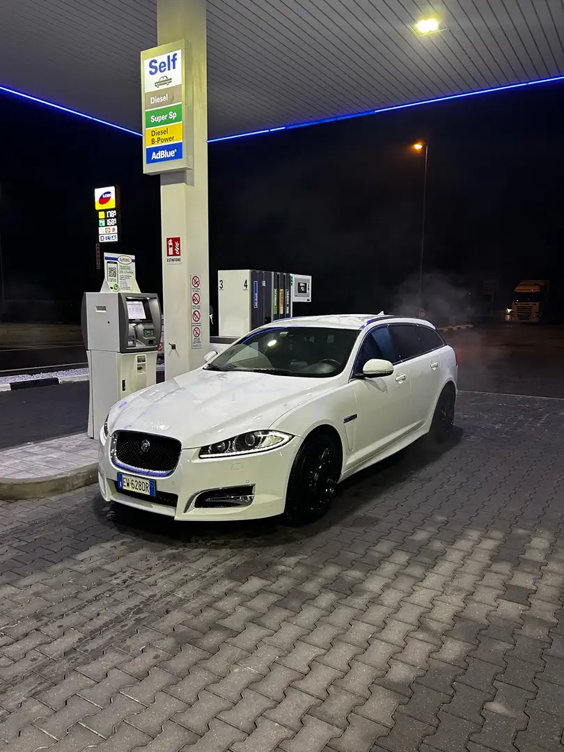 Jaguar XF Sportbrake 2.2d Premium Luxury 200cv auto - 1