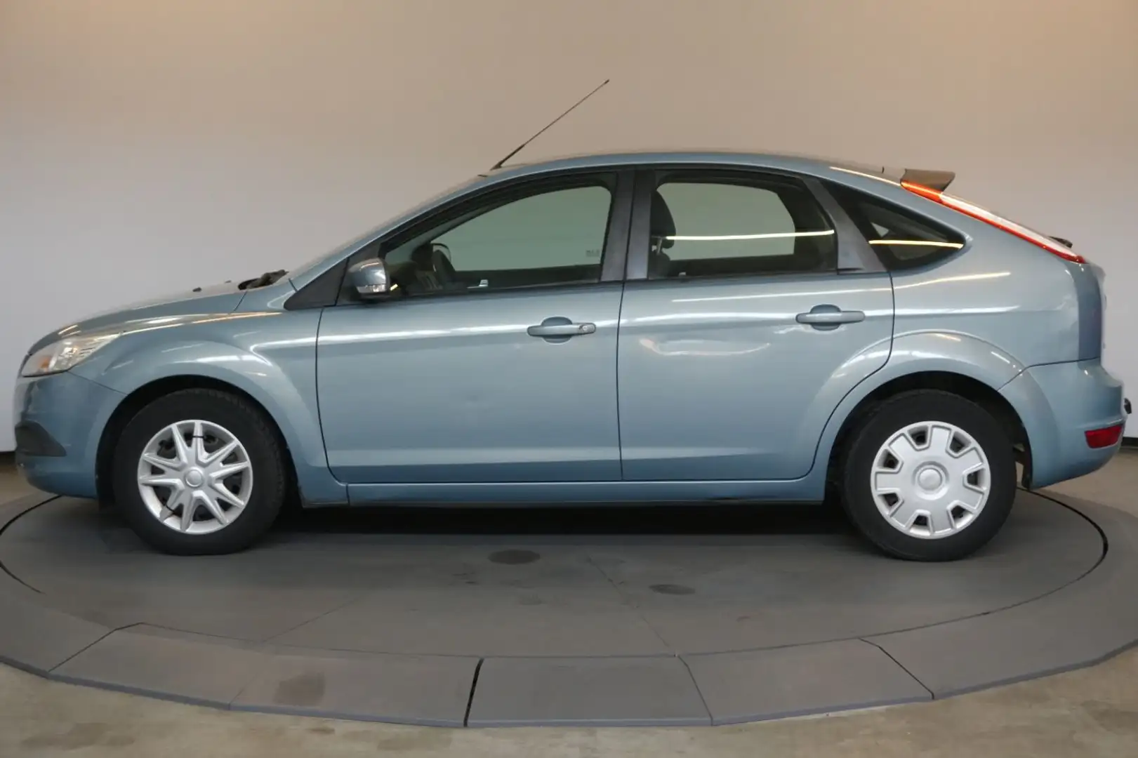 Ford Focus Lim. 1.6 Style Automatik AHK StzHzg Blau - 2