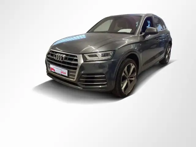 Audi Q5 view 12