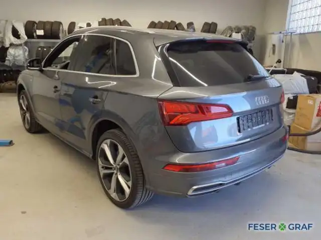 Audi Q5 view 6