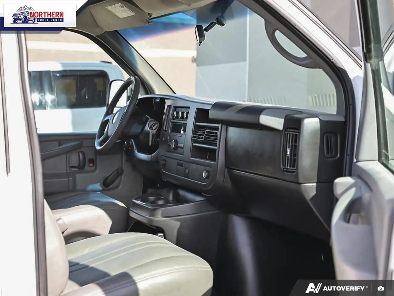 Chevrolet Express 1500 снимка Chevrolet Express 1500