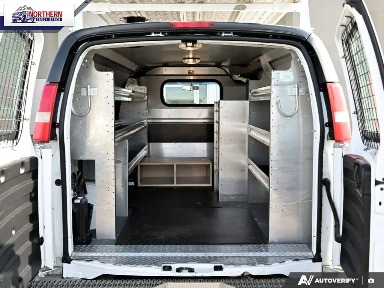 Chevrolet Express 1500 снимка Chevrolet Express 1500