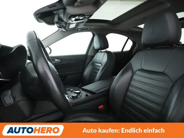 Alfa Romeo Giulia view 10