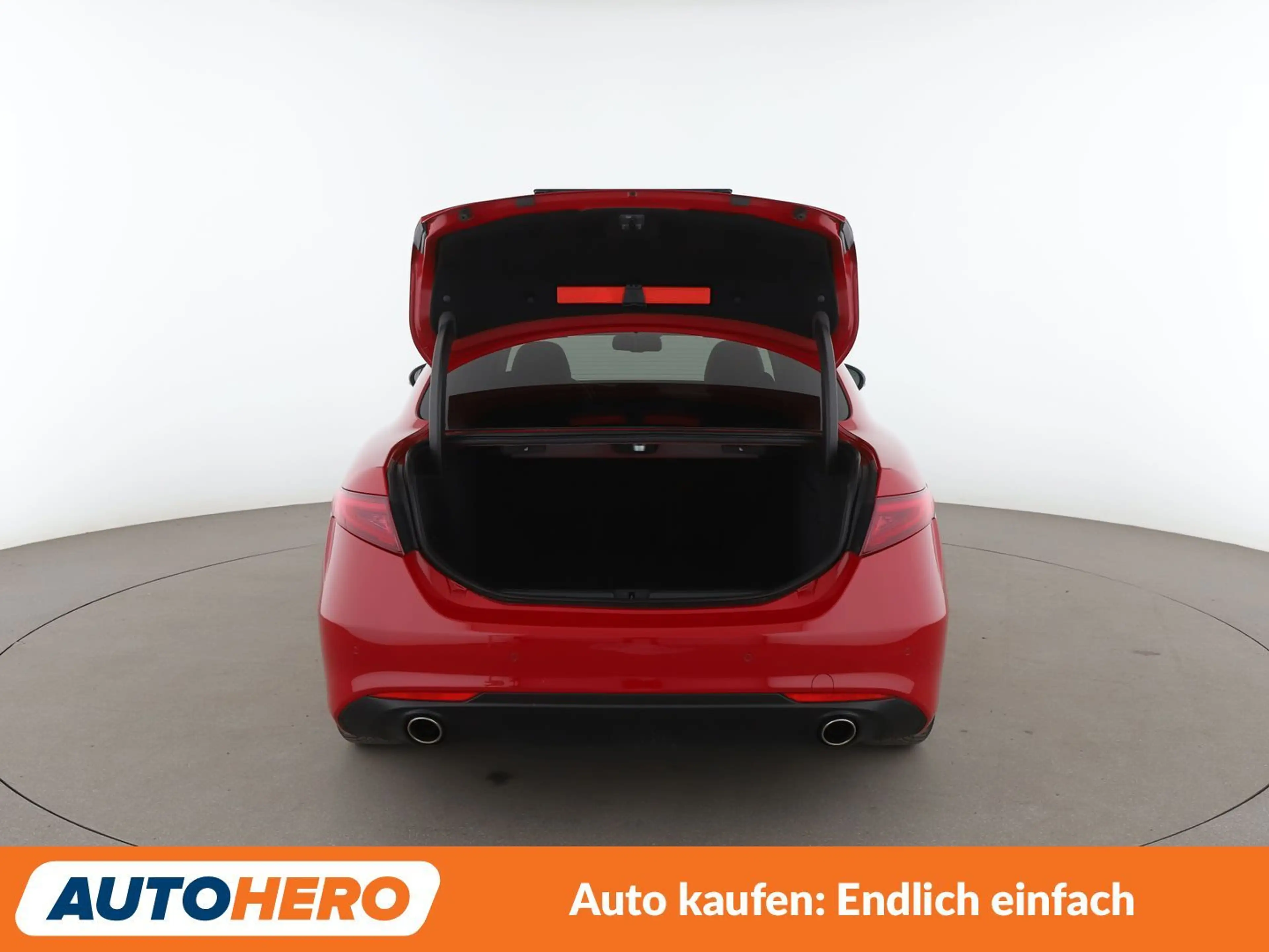 Alfa Romeo Giulia 2.2 JTDM Lusso Aut.*NAV*BI-XENON*ACC*CAM*PDC* — photo 15
