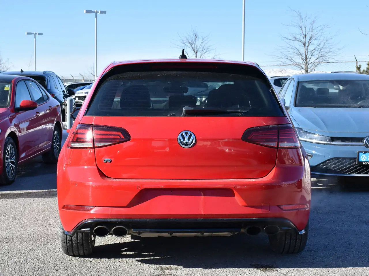 Volkswagen Golf R снимка Volkswagen Golf R