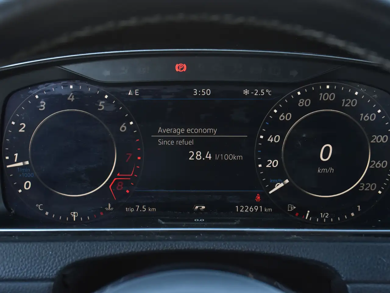Volkswagen Golf R снимка Volkswagen Golf R